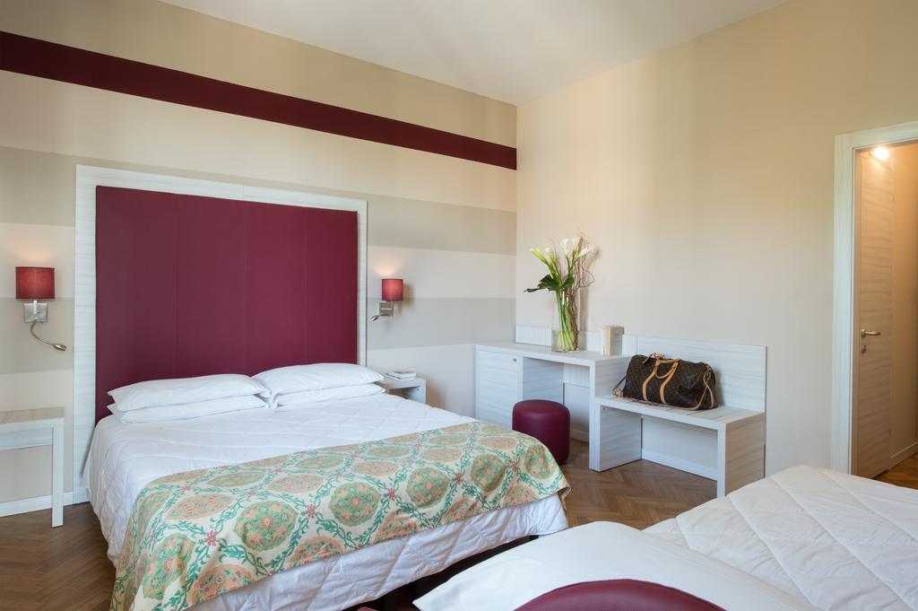Triple Room,396126768:JPEG