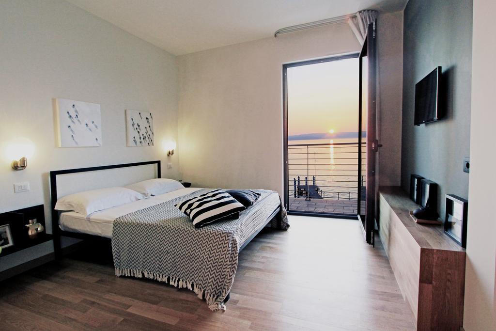 Deluxe Doppelzimmer mit Balkon - Seitlicher Seeblick