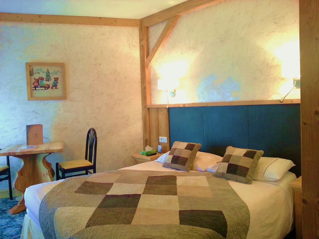 Traditionelles Doppelzimmer - seitlicher Seeblick