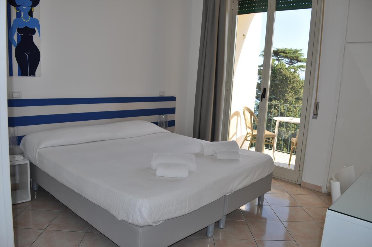 Double or Twin Room Sea View,535565856:JPEG