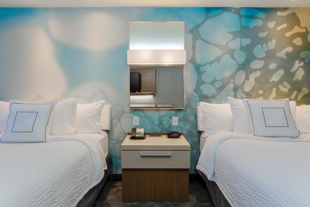 Studio with Two Queen Beds and Sofa Bed - Hearing Accessible