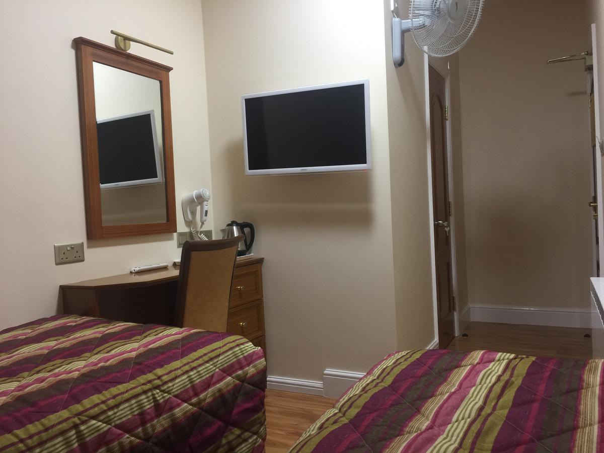 Triple Room,631168053:JPEG