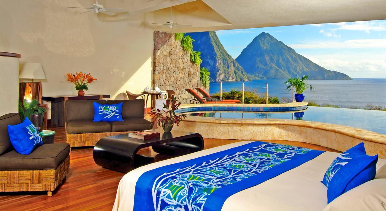 Moon Infinity Pool Sanctuary