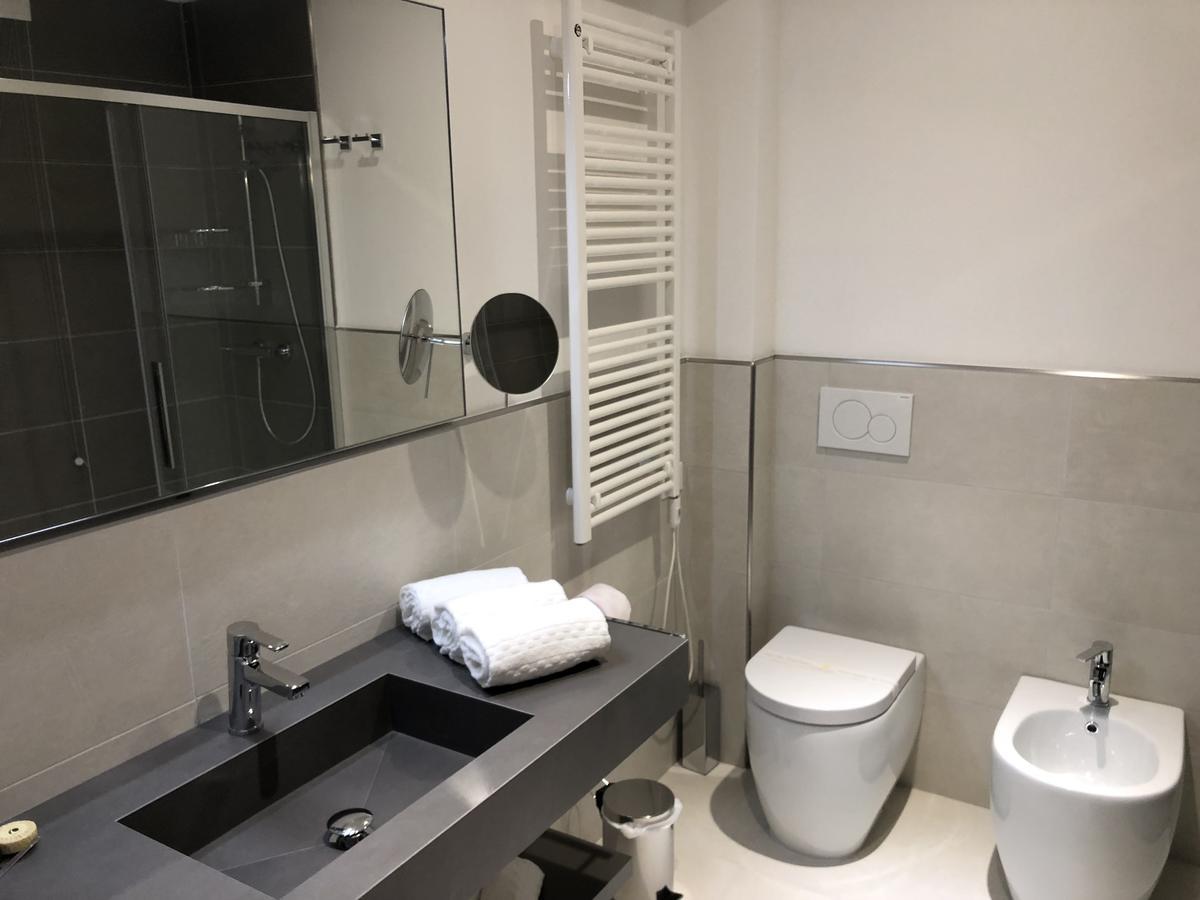 Suite mit Kingsize-Bett und Meerblick