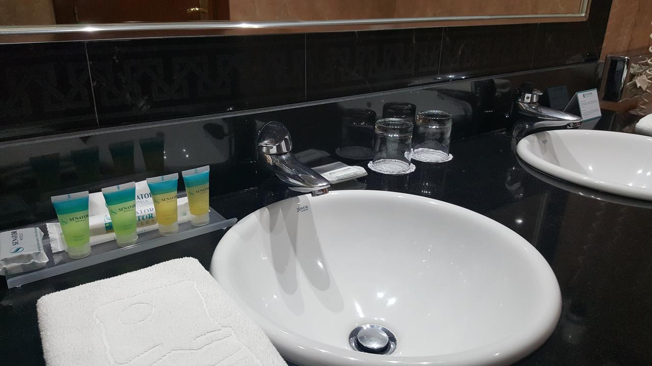 Family Room,660669048:JPEG