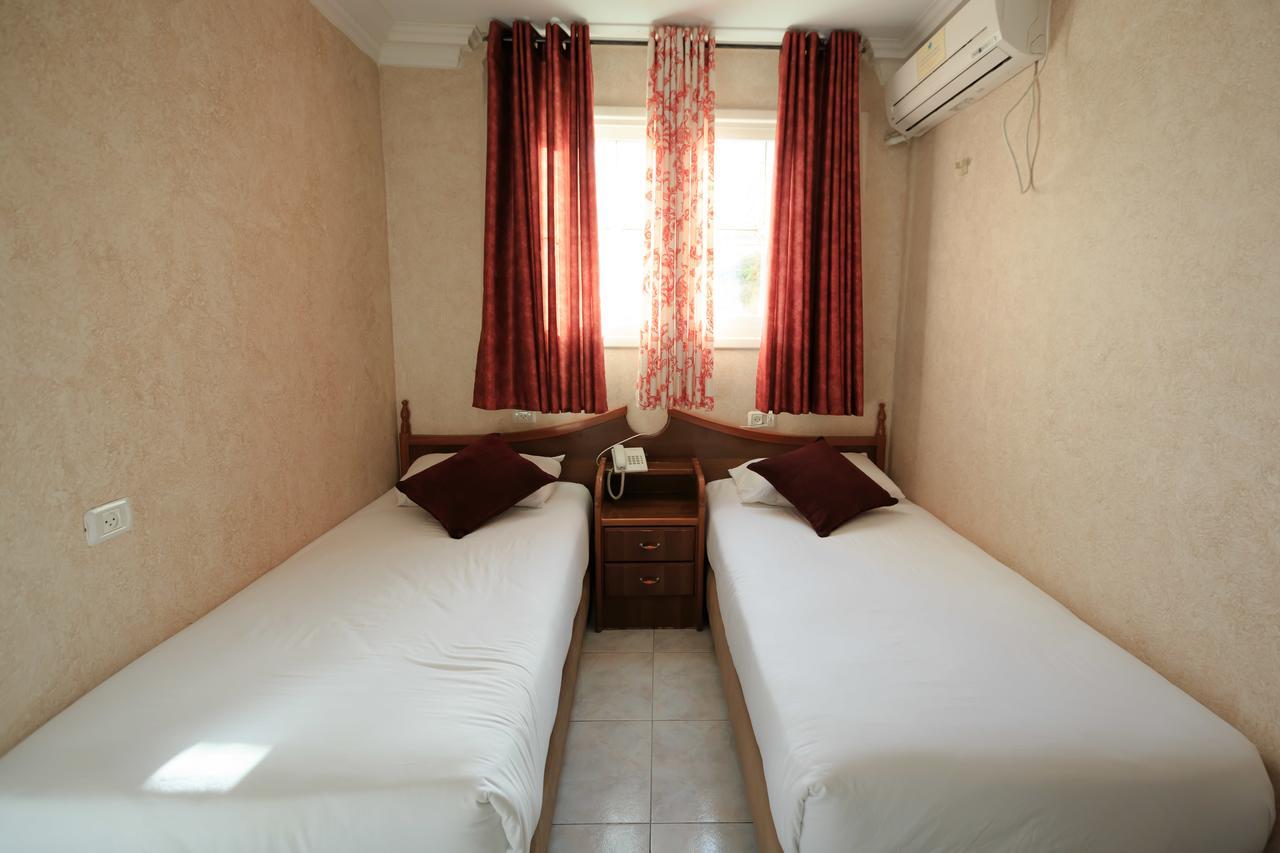 Budget Double Room,666086919:JPEG
