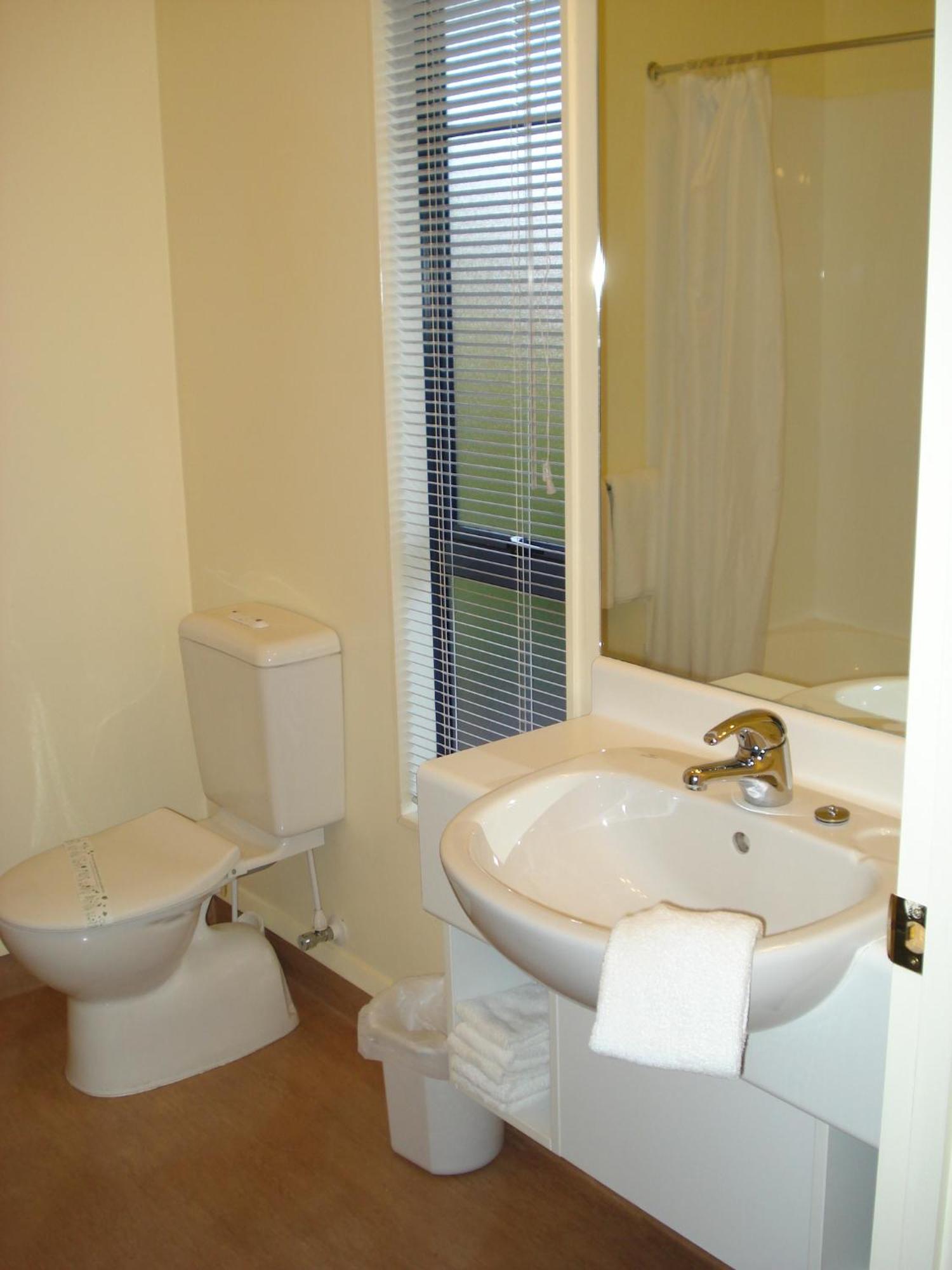 Double or Twin Room with Bathroom