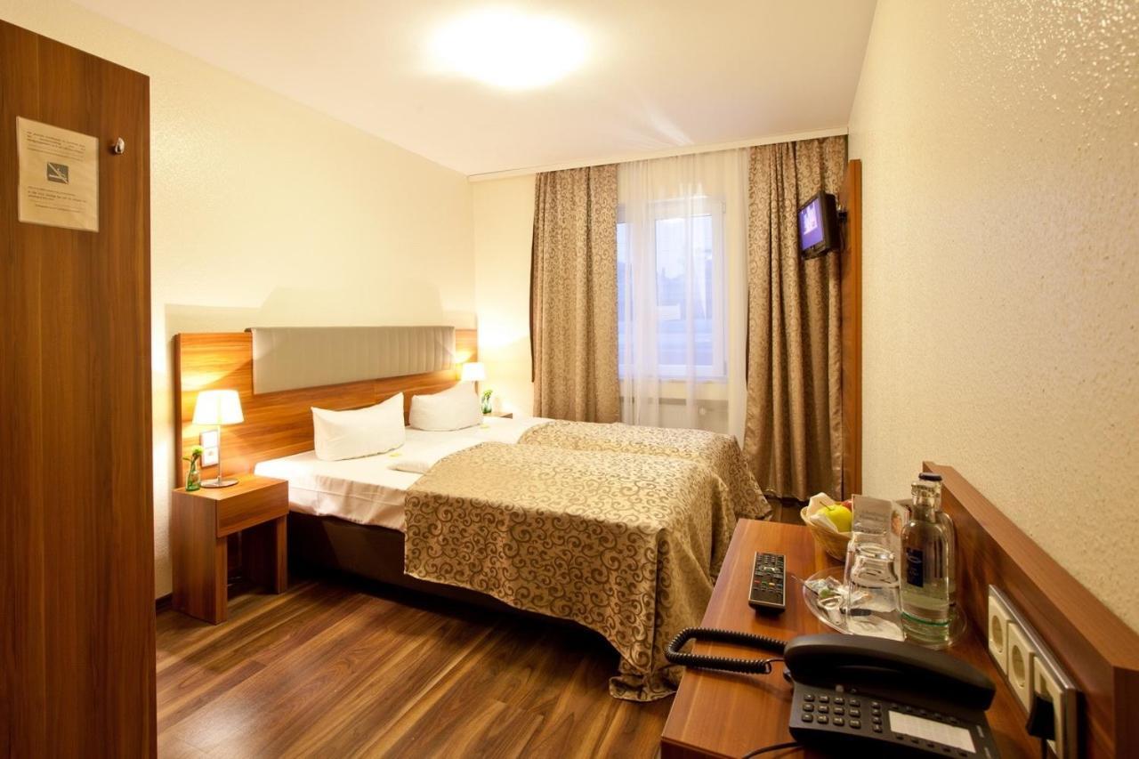 Doppel-/Zweibettzimmer mit eigenem Bad