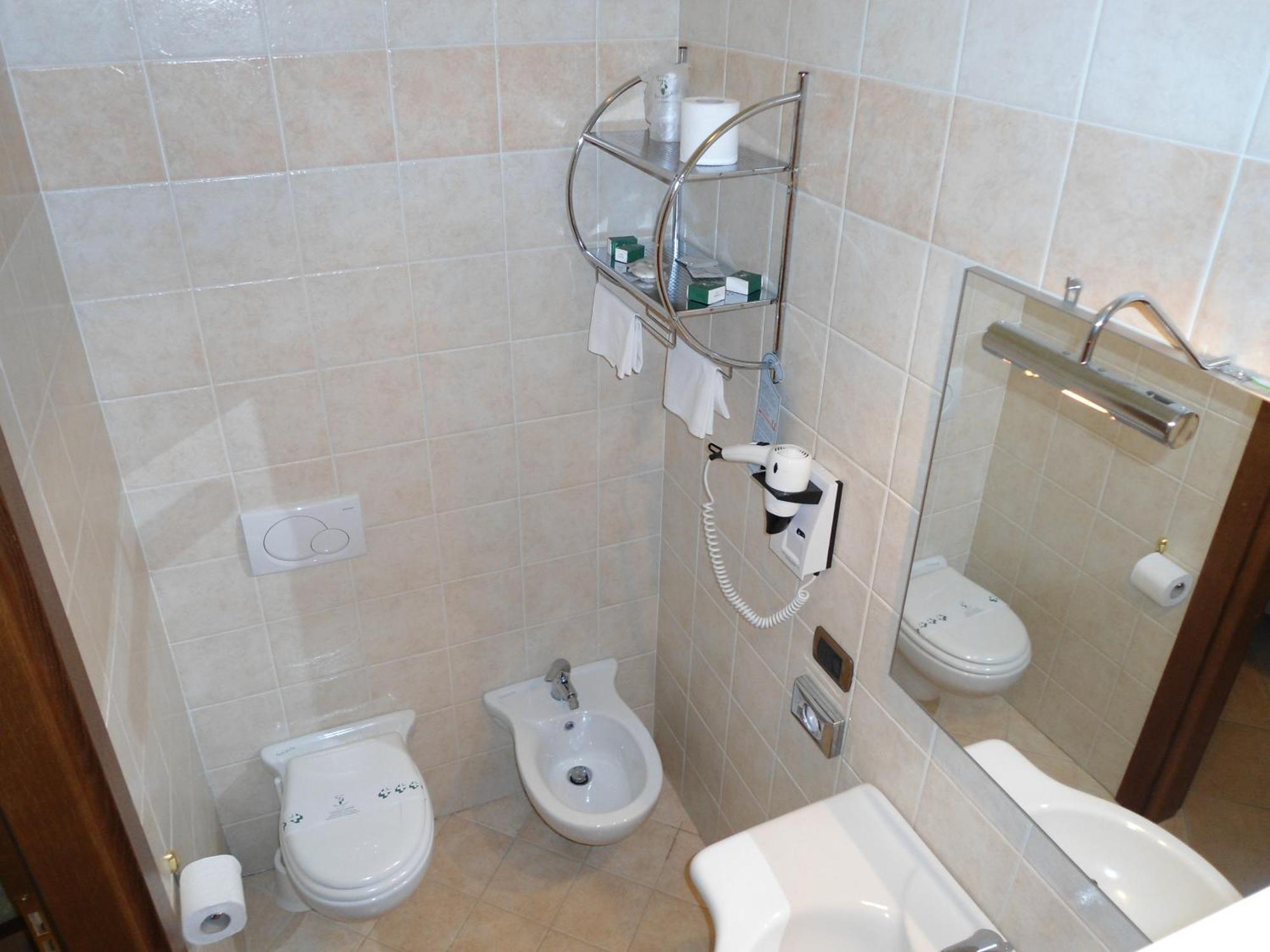 Superior Kamer met 1 Kingsize Bed en Balkon - Uitzicht op de Stad