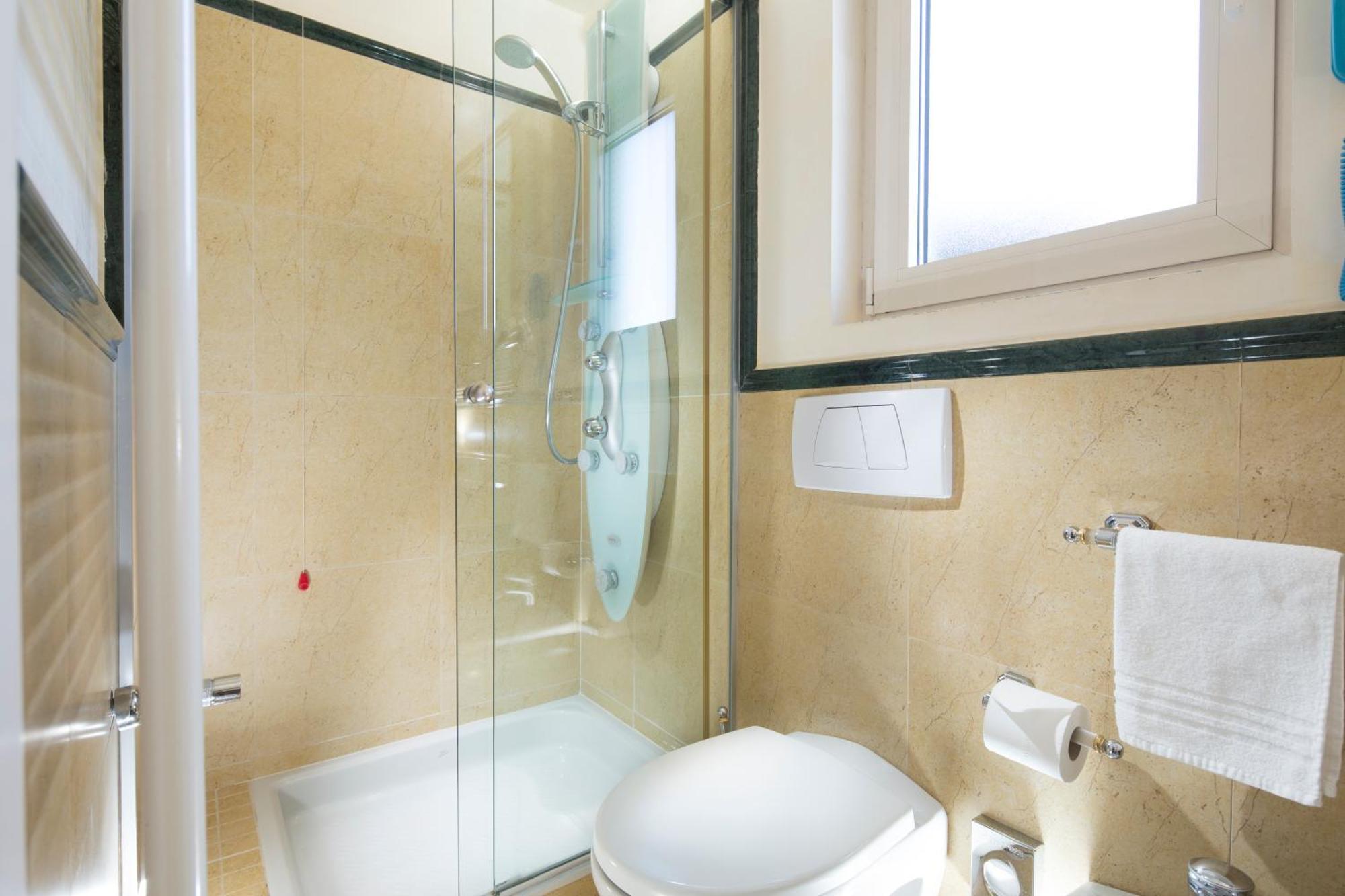 Kamer met Queensize Bed en Bubbelbad