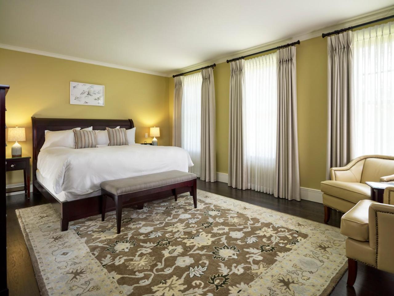 Quarto Superior com Cama King-size