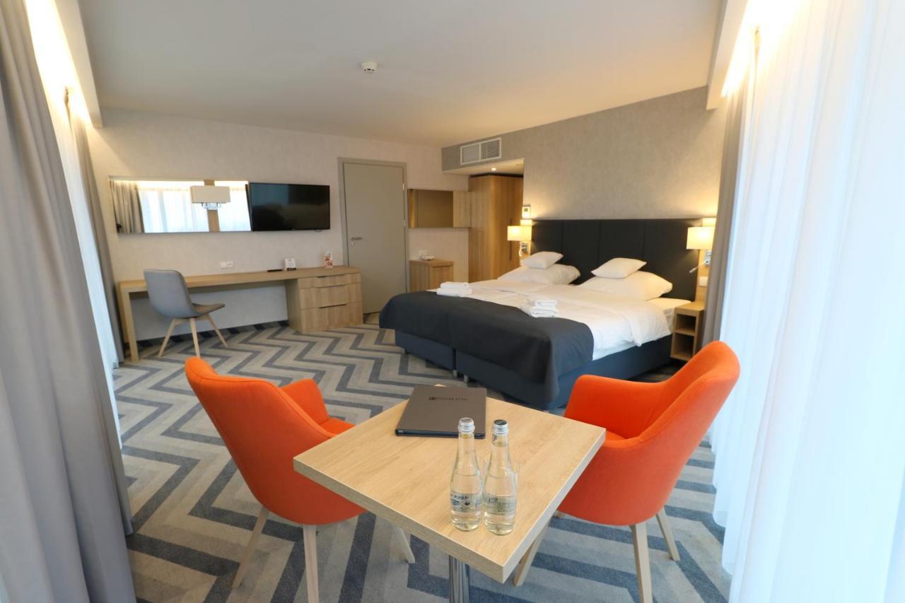 Deluxe Double Room with sofa