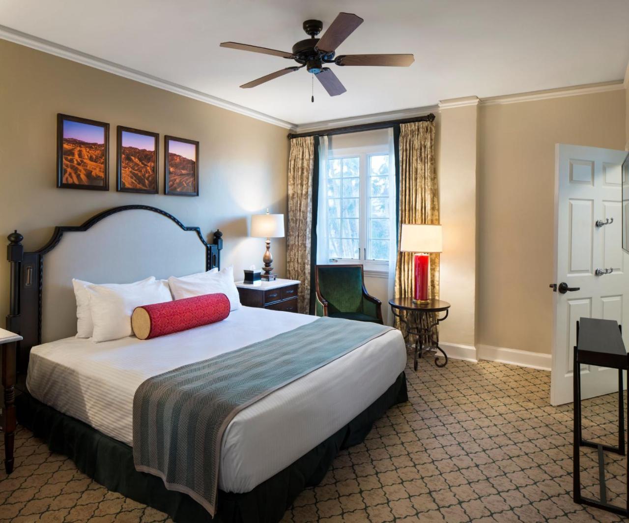Standard Hillside Room, 1King Bed