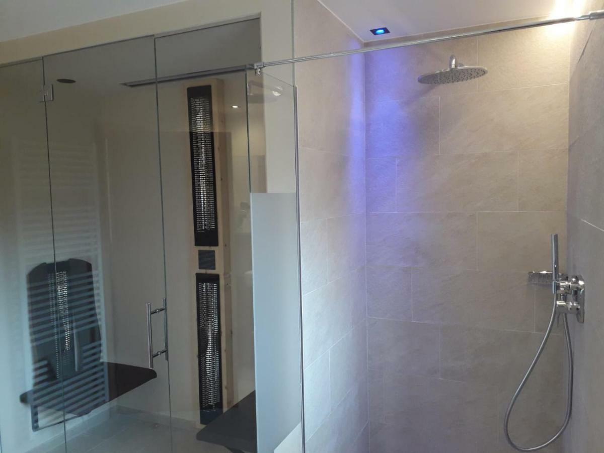 Deluxe Doppel-/Zweibettzimmer mit Balkon