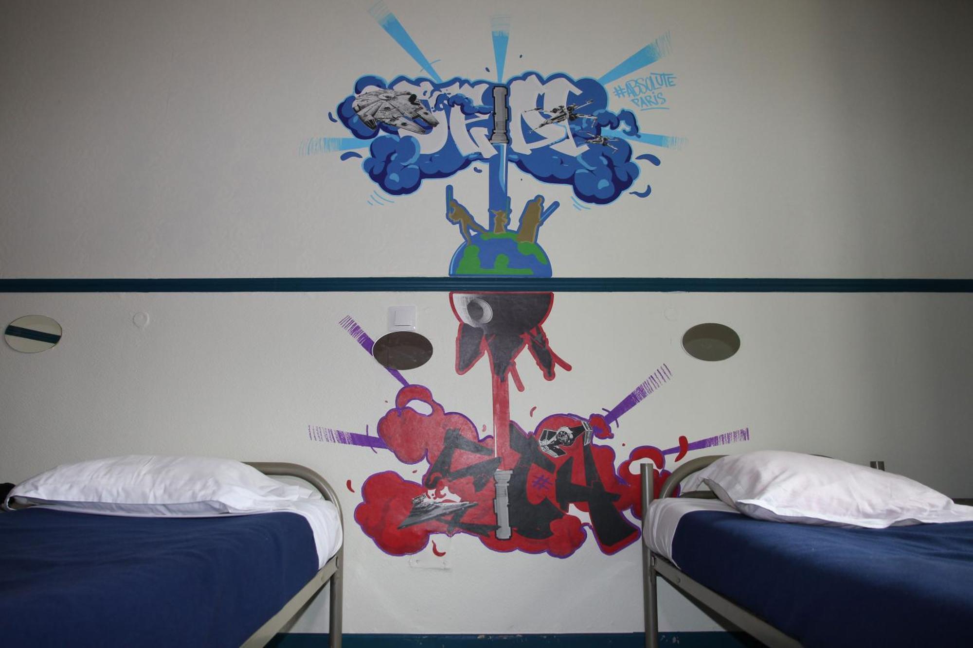 Cama en Habitación Compartida mixta con 3 camas y ducha