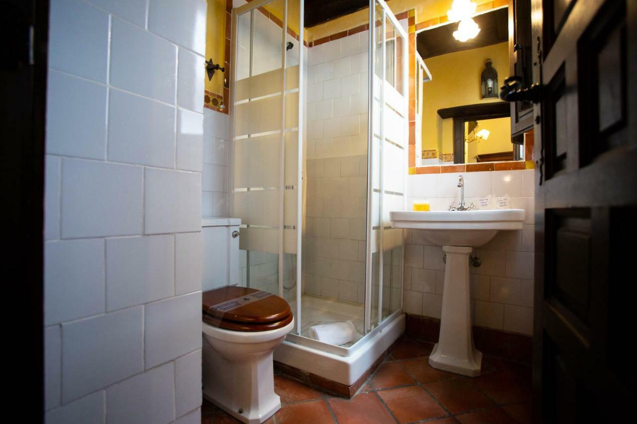 Classic Family Room,831638477:JPEG