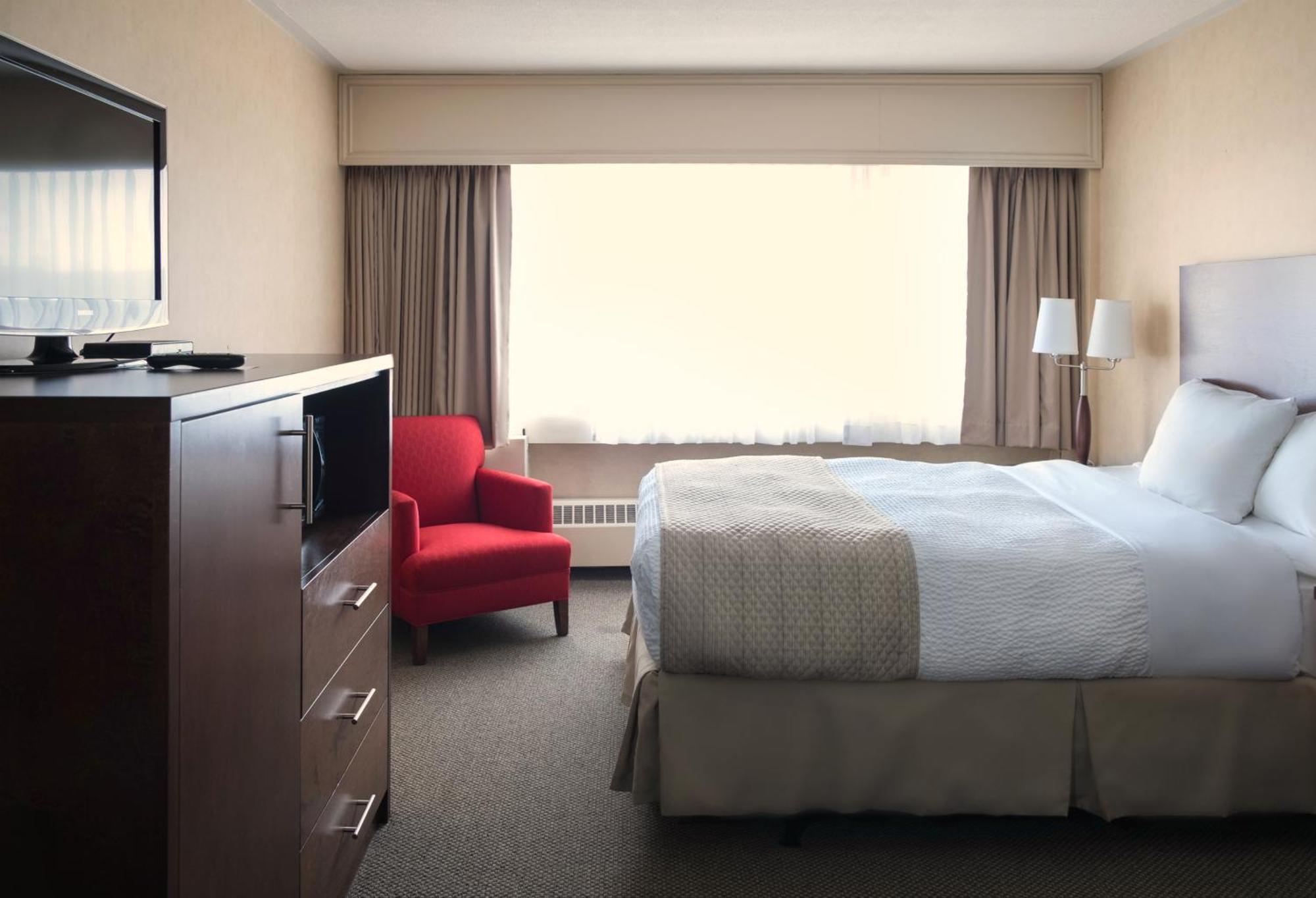 Standard Queen Room with Disability Access