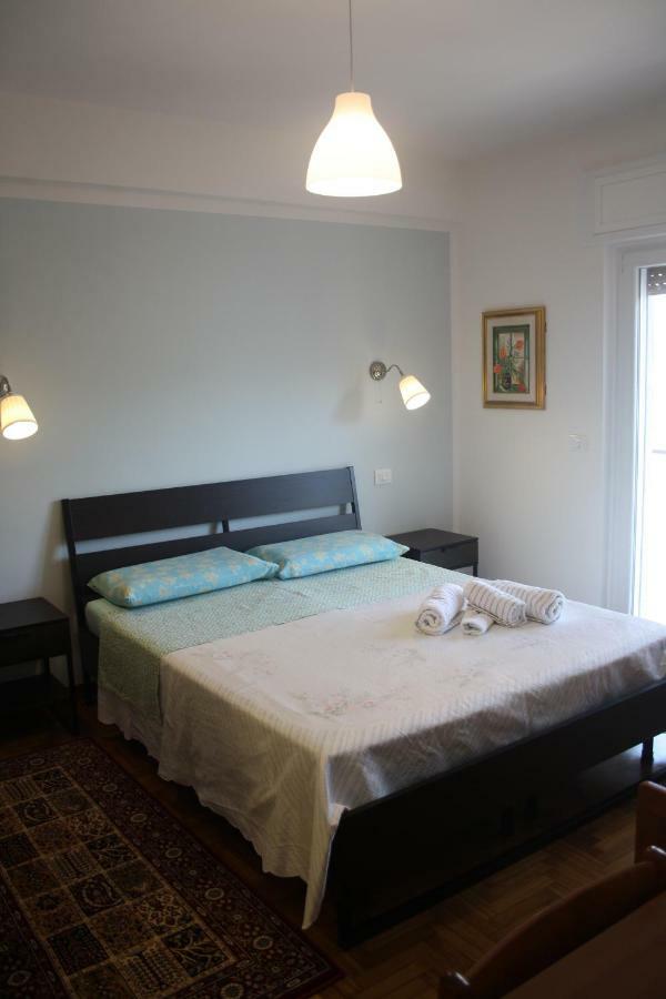 Camera Matrimoniale con Letto Supplementare
