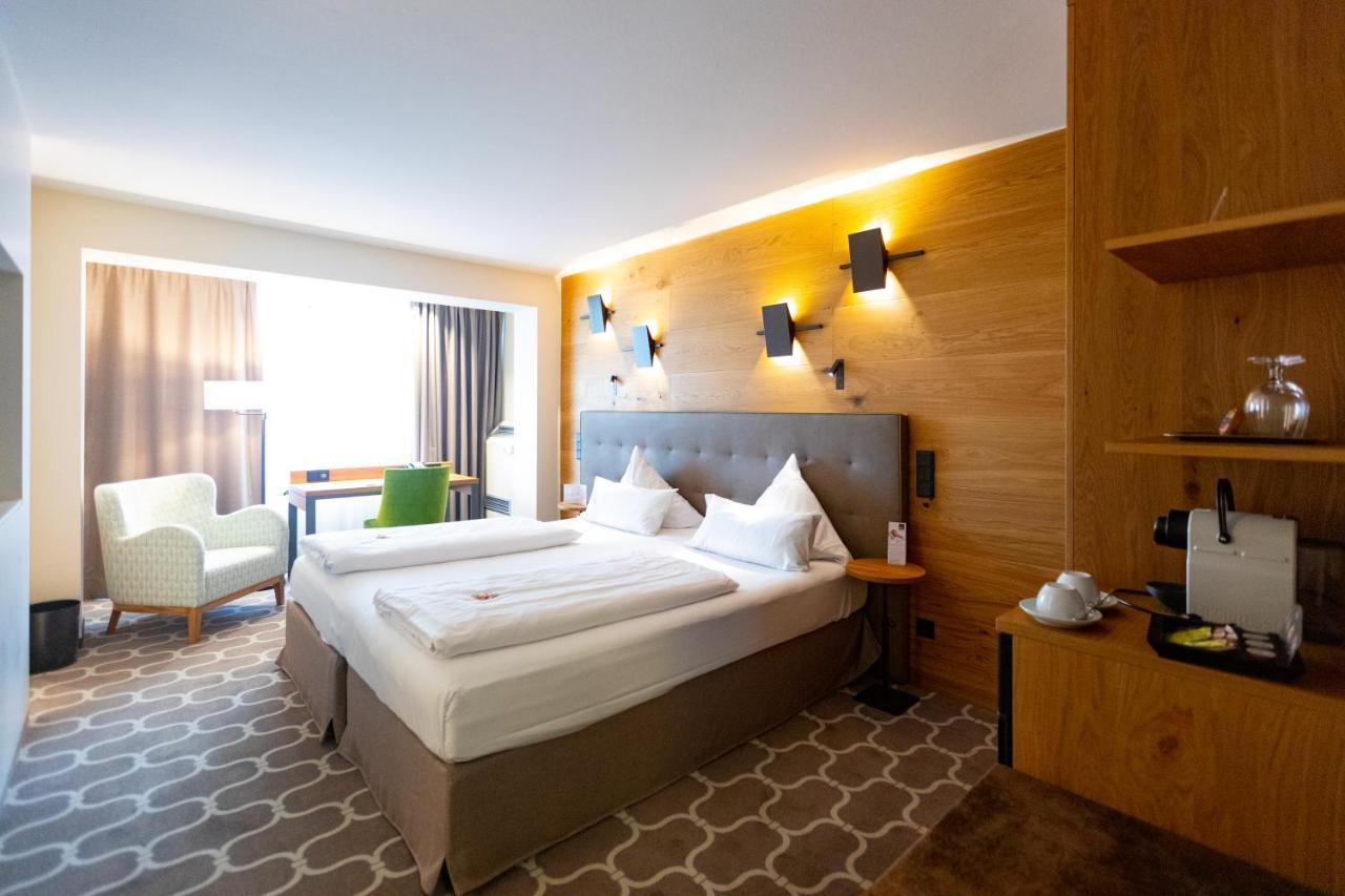 Superior Double or Twin Room,945162472:JPEG