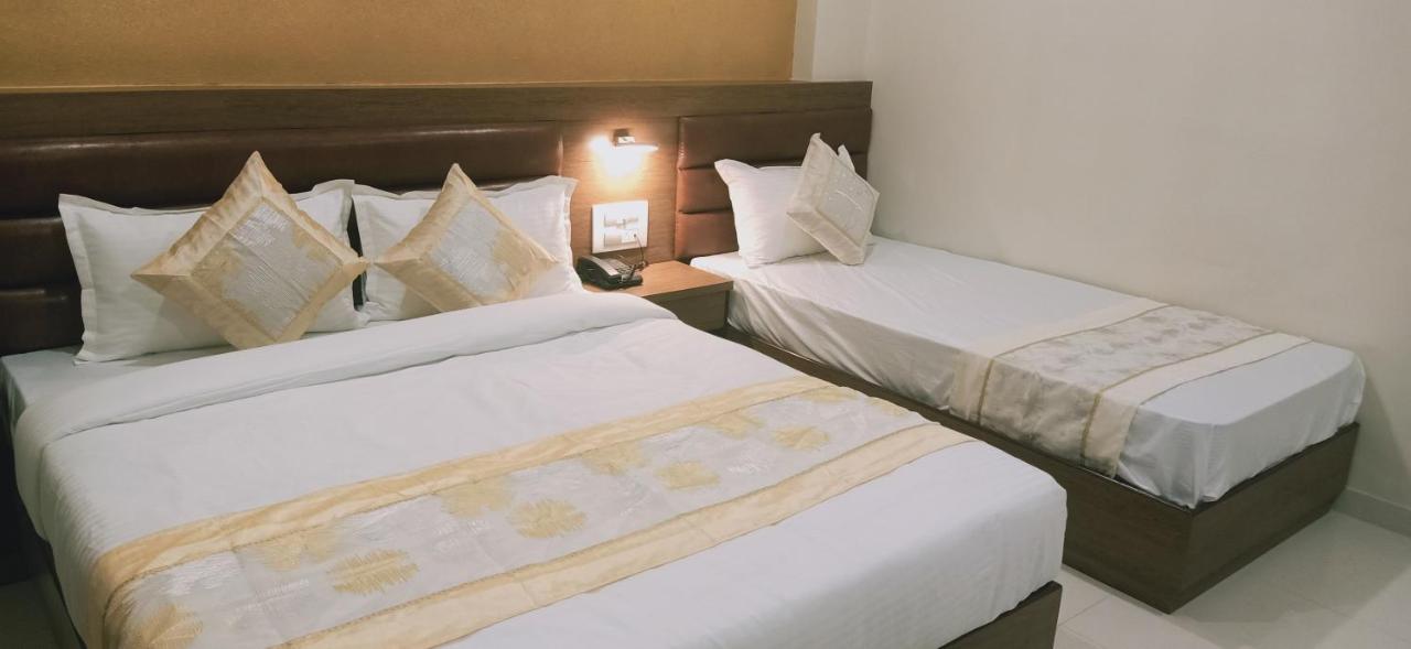 Triple Room with City View