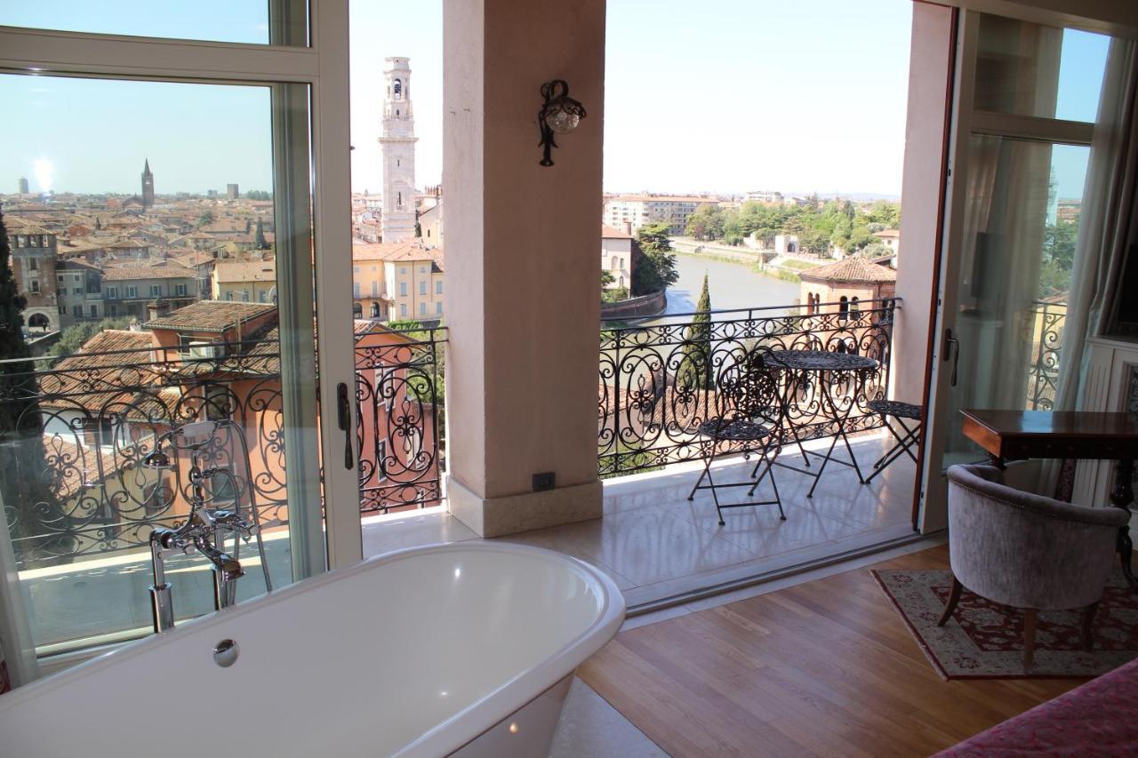 Chambre Lit Queen-Size avec Balcon