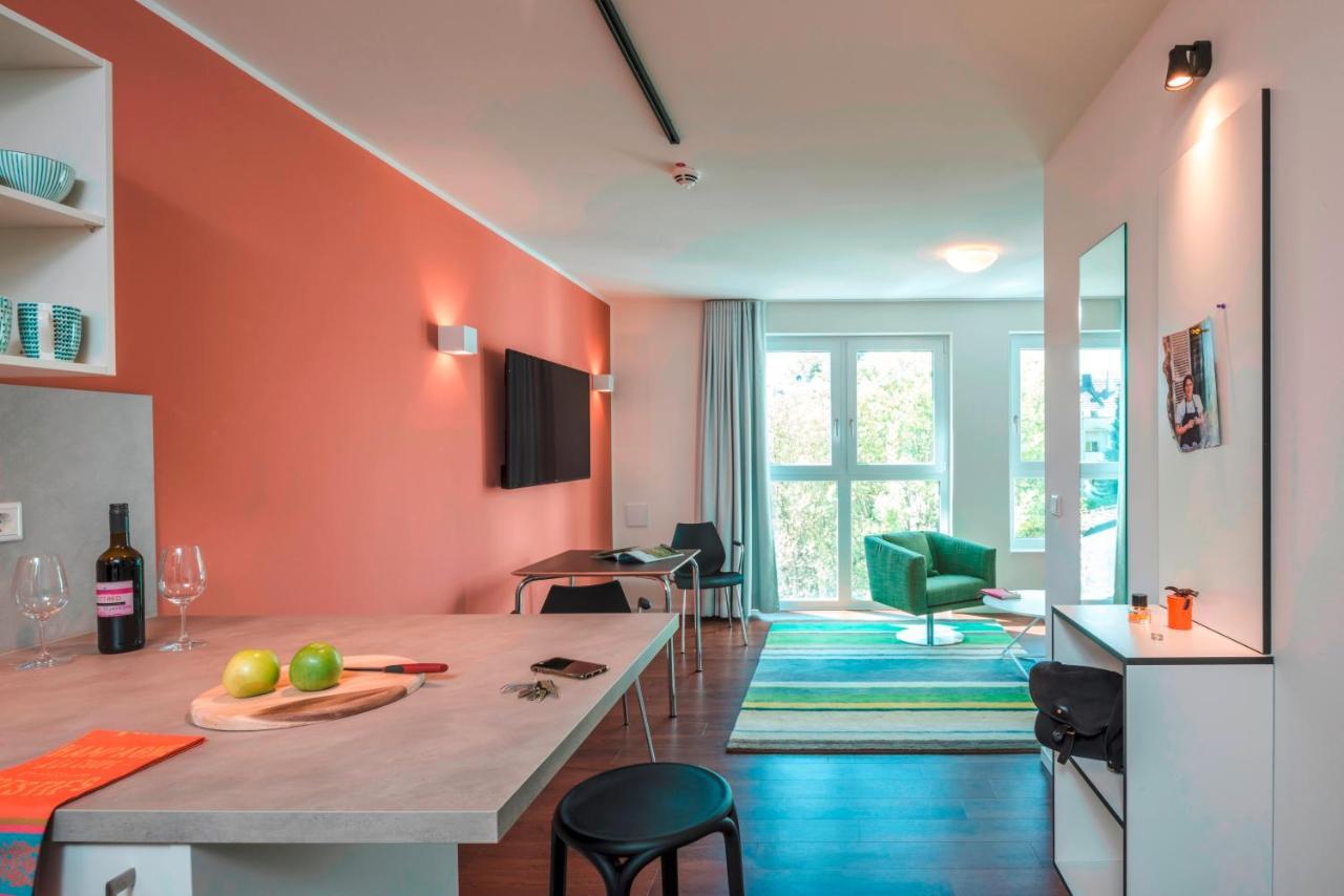 Family Studio,999368697:JPEG