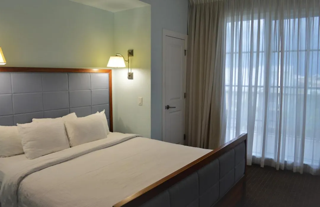 Harborside Suites At Little Harbor-1