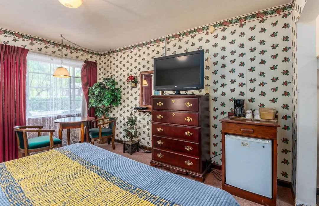 Parkway Inn-1