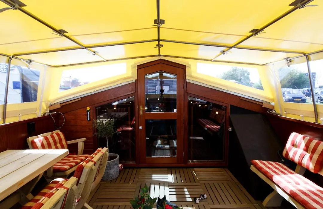 Blackpearl Boat&Breakfast-1