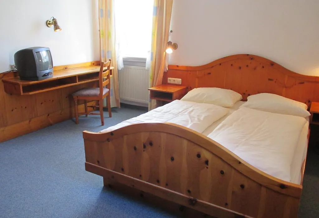 Hotel & Gaestehaus Krone-1