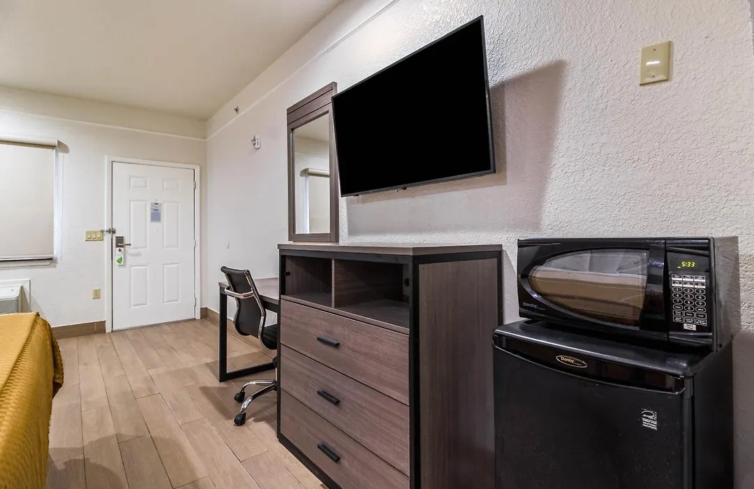 Scottish Inn And Suites Baytown Tx-1