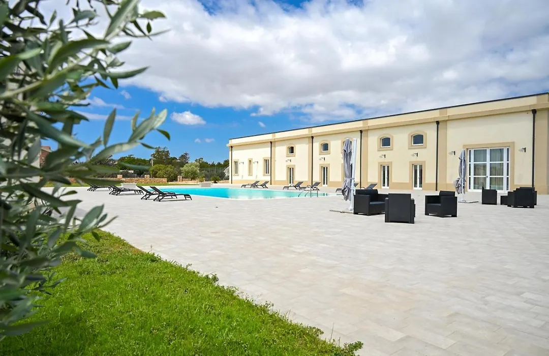 Dimora Savarino Marzamemi Suites With Pool-1