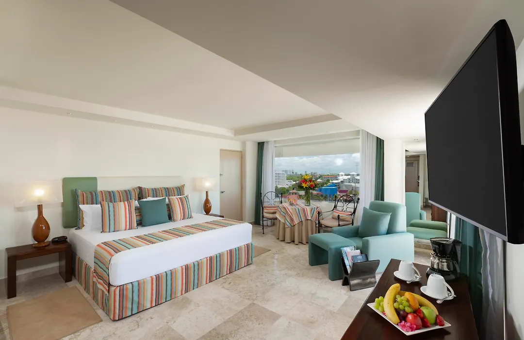 Grand Oasis Palm-1
