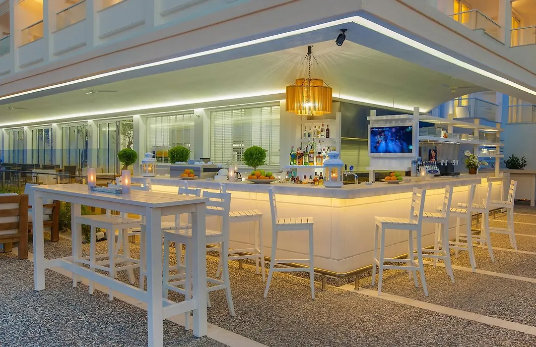 The Beachfront Hotel Adult Only 16 Plus-1