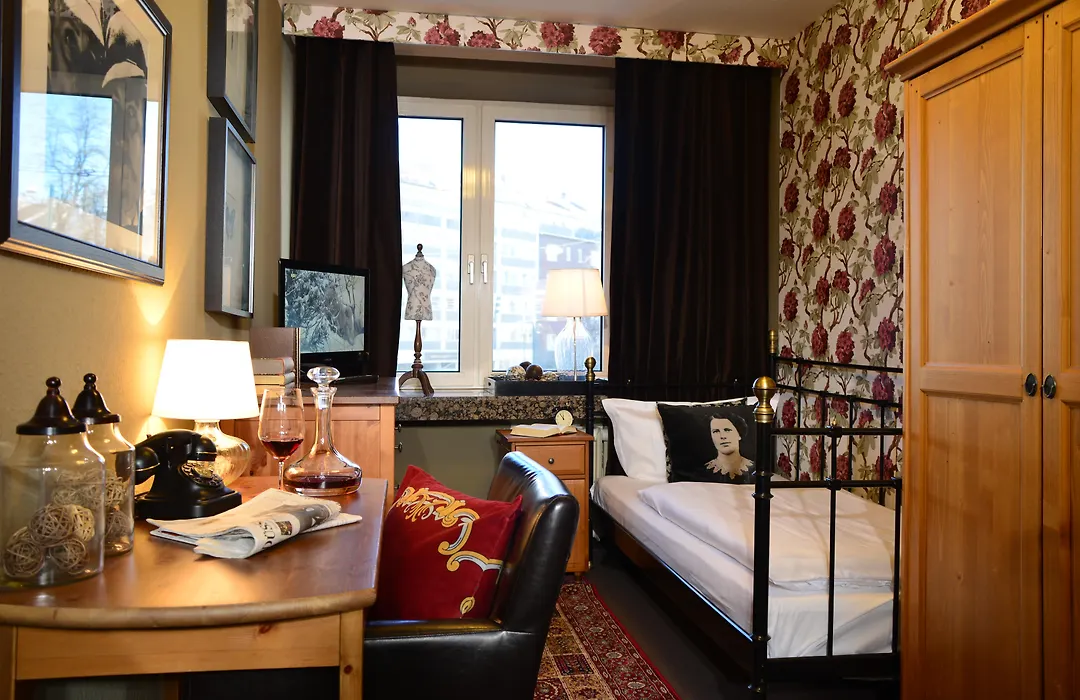 Hotel Friends Duesseldorf Downtown-1