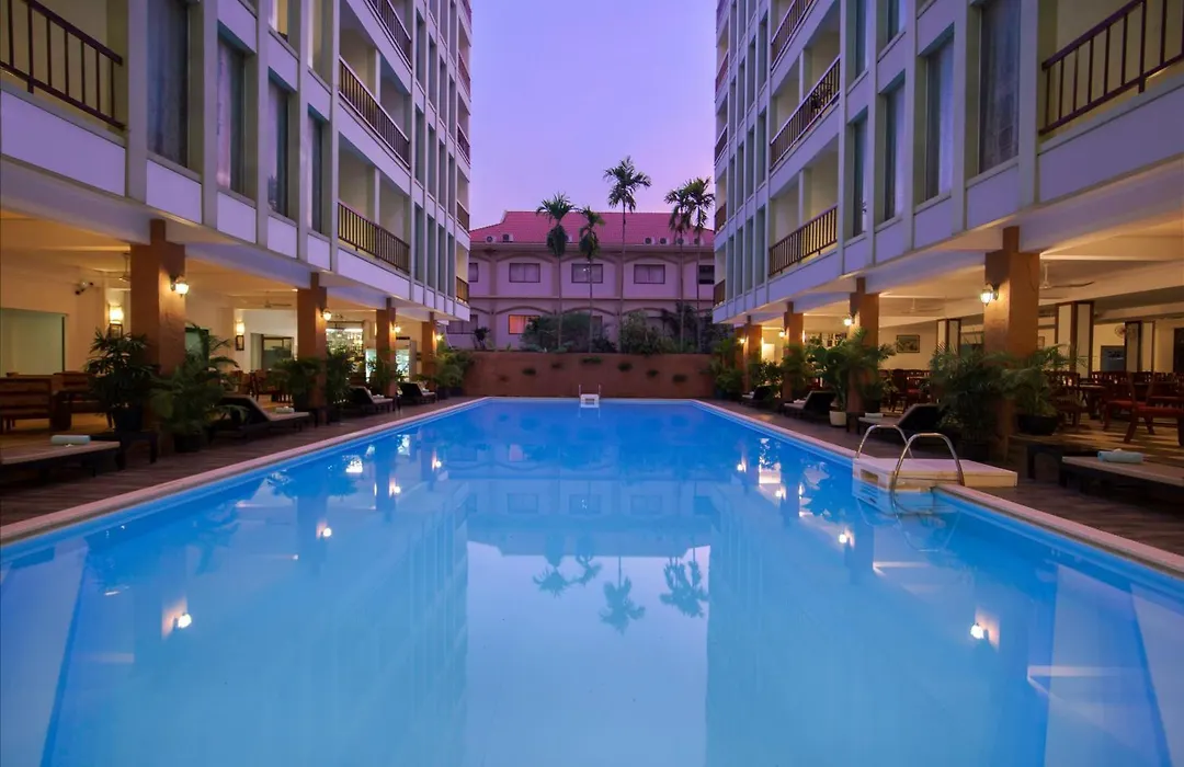 Smiling Hotel-1