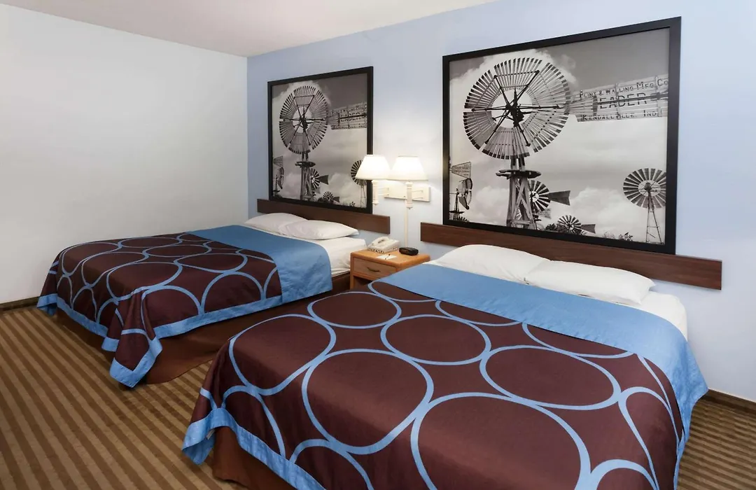 Super 8 By Wyndham Huntington-1