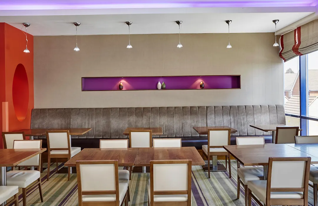 Holiday Inn Express London - Newbury Park, An Ihg Hotel-1