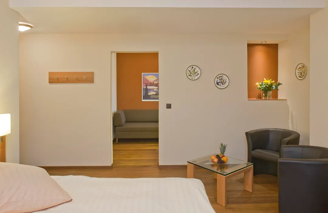 Hotel Ambassador-1