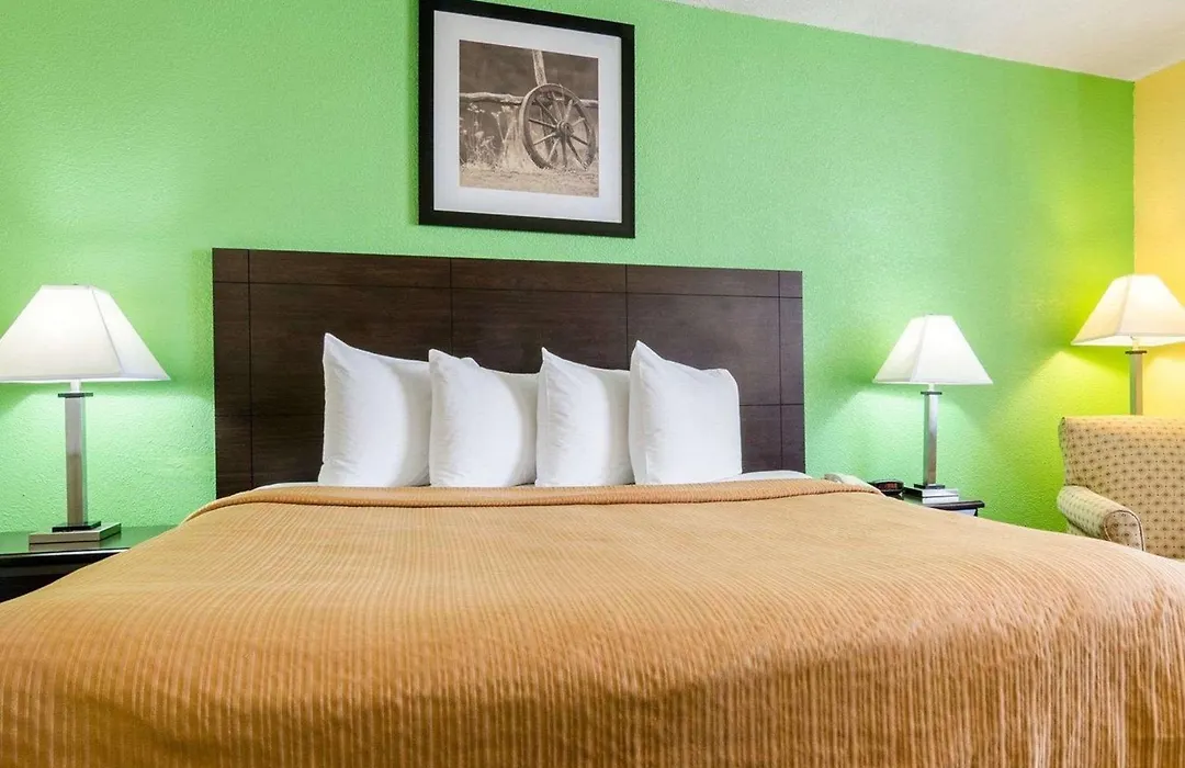 Quality Inn Liberal-1