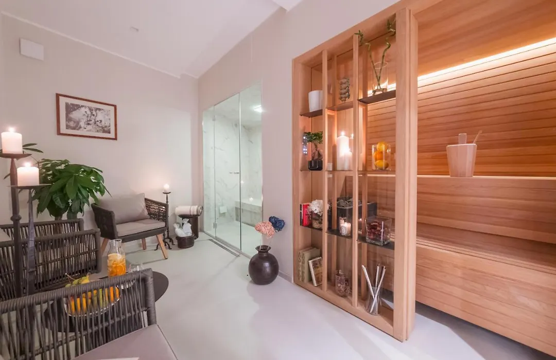 Naxi Suites-1