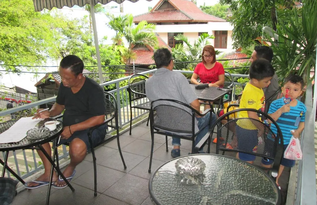 Bamboo Inn Hotel & Cafe-1