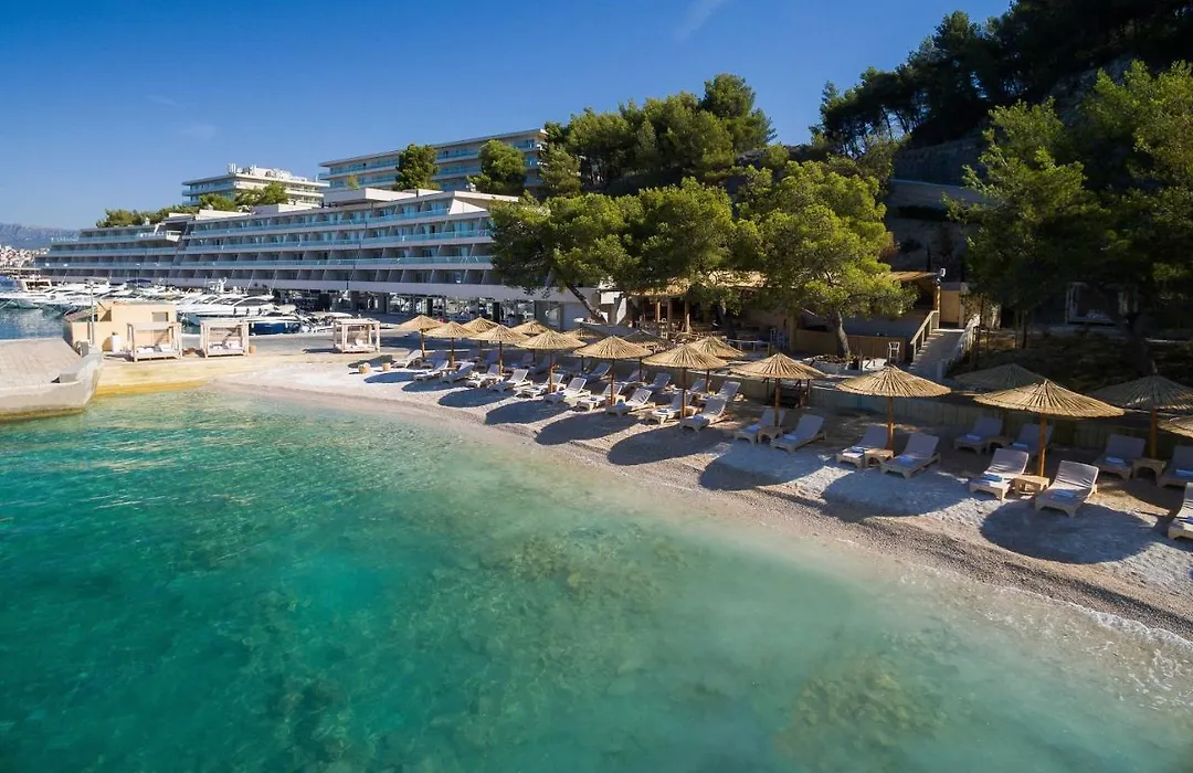 Le Meridien Lav Split-1