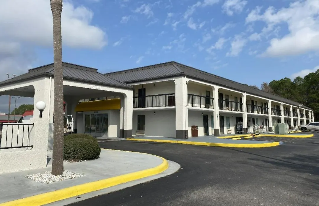 Days Inn By Wyndham Moss Point Pascagoula-1
