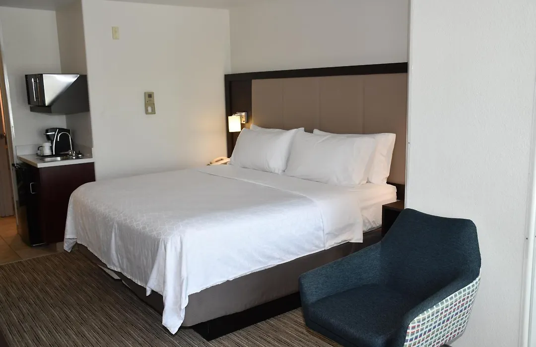 Holiday Inn Express & Suites Evanston By Ihg-1