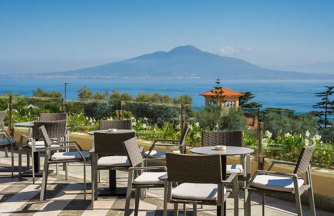 Grand Hotel Vesuvio-1