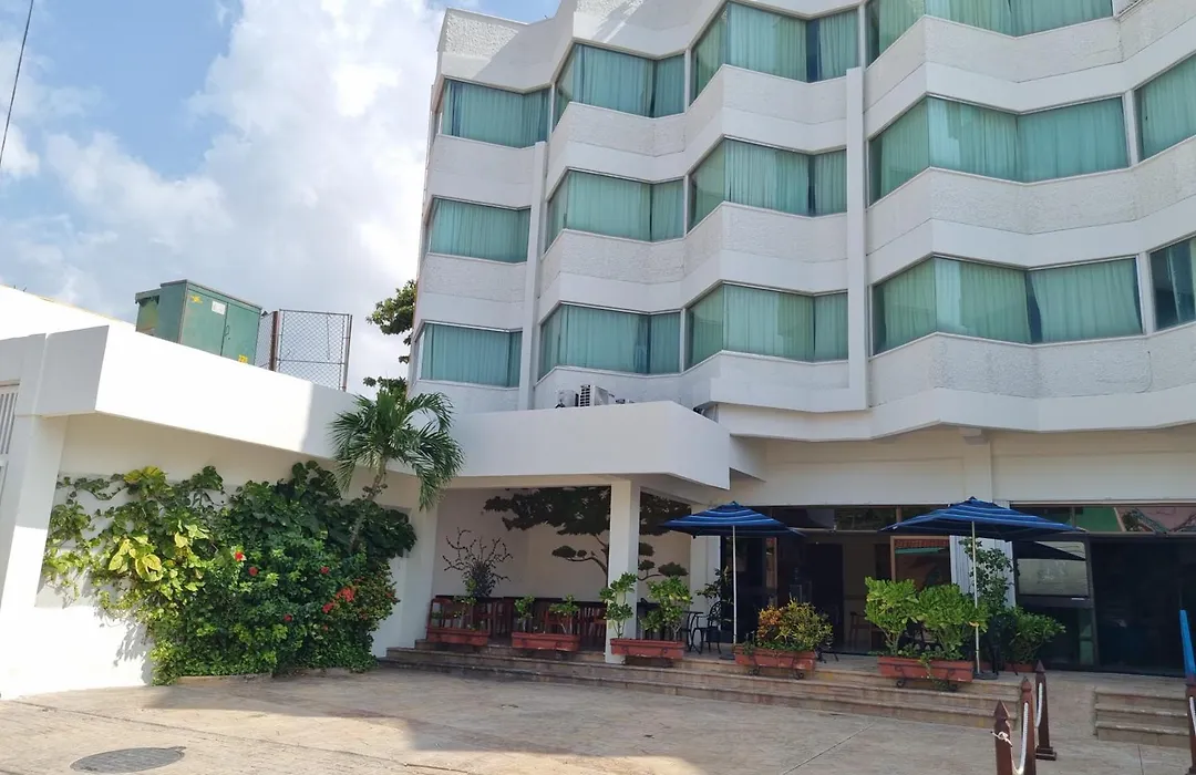 Hotel Plaza Cozumel-1