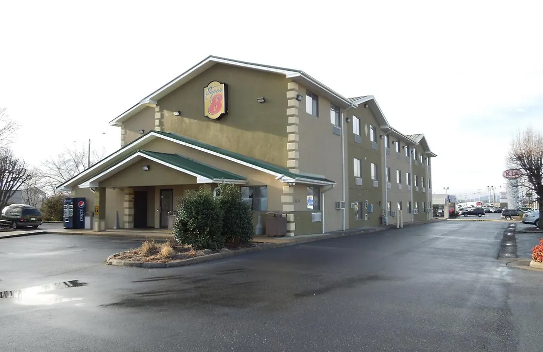 Super 8 By Wyndham Harrisonburg-1