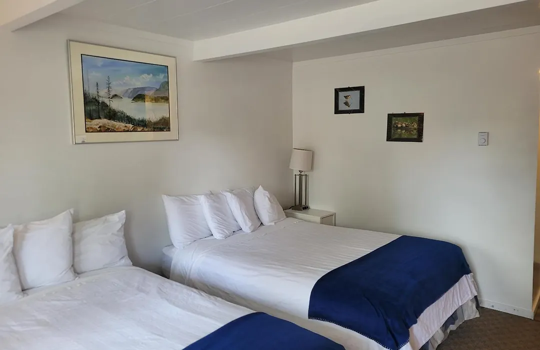 Pines Motel-1