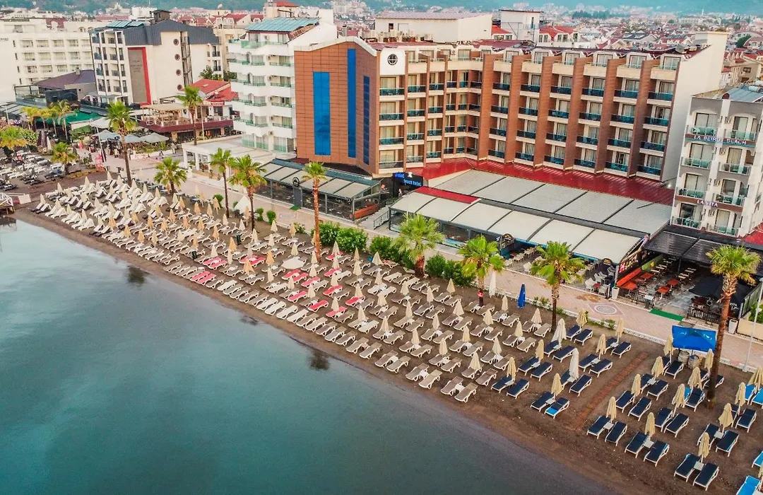 Point Beach Hotel-1